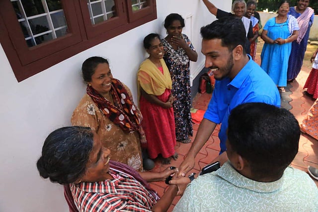 ജയ്ക് സി തോമസ് പ്രചാരണത്തിൽ