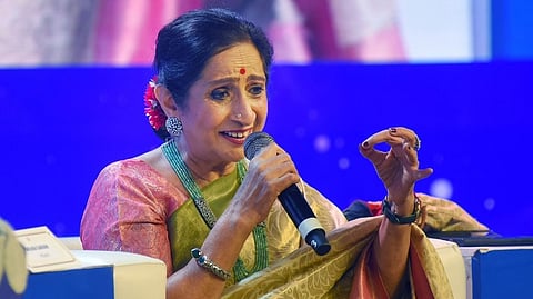 അരുണ സായിറാം കോണ്‍ക്ലേവില്‍ പാടുന്നു