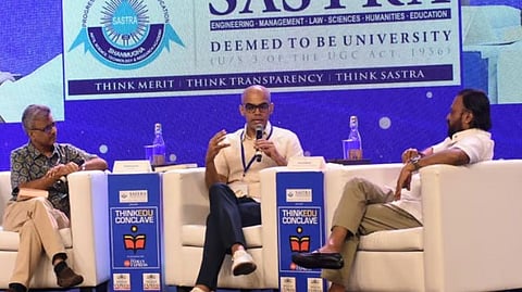 തിങ്ക് എഡു കോണ്‍ക്ലേവില്‍ എആര്‍ വെങ്കടാചലപതി, നിലാകാന്തന്‍ എന്നിവര്‍ രവിശങ്കര്‍ക്കൊപ്പം