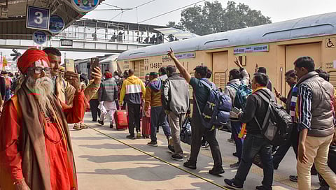 അയോധ്യ റെയിൽവേ സ്റ്റേഷനിലെ തിരക്ക്