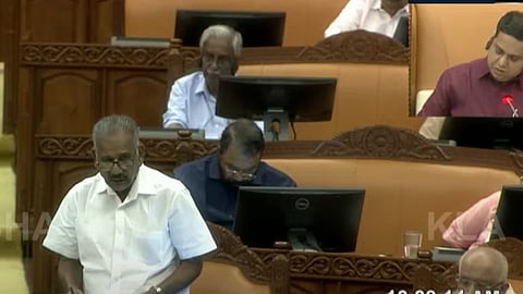 മന്ത്രി എകെ ശശീന്ദ്രൻ നിയമസഭയിൽ സംസാരിക്കുന്നു