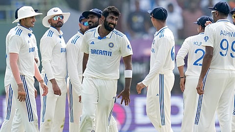 വിക്കറ്റ് നേട്ടമാഘോഷിക്കുന്ന ബുംറ