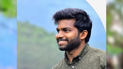 പൊലീസ് കസ്റ്റഡിയിലെടുത്ത അഖിൽ 