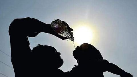 സാധാരണയെക്കാള്‍ രണ്ടു മുതല്‍ നാലു ഡ്രിഗ്രി സെല്‍ഷ്യസ് വരെ ചൂട് കൂടിയേക്കുമെന്ന് മുന്നറിയിപ്പ്