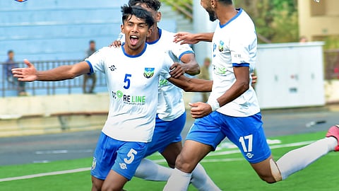 സന്തോഷ് ട്രോഫിയില്‍ അസമിനെതിരെ വിജയം നേടിയ കേരളടീമീന്റെ ആഹ്ലാദം 
