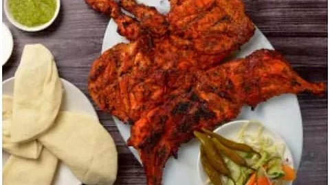 ചേലക്കാട് തട്ടുകടയില്‍നിന്ന് അല്‍ഫാമും പൊറോട്ടയുമാണ് വാങ്ങി കഴിച്ചത്