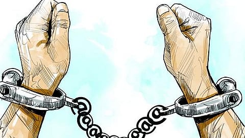 അധ്യാപകനെയും കുടുംബത്തെയും കാര്‍ തടഞ്ഞു നിര്‍ത്തി രണ്ടംഗ സംഘം ആക്രമിച്ചു