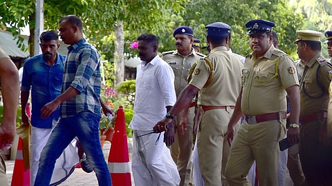 ടിപി കേസ് പ്രതികളെ കോടതിയില്‍ ഹാജരാക്കിയപ്പോള്‍