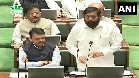 മുഖ്യമന്ത്രി ഷിൻഡെ നിയമസഭയിൽ ബിൽ അവതരിപ്പിക്കുന്നു 