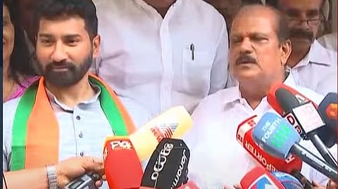 അനില്‍ ആന്റണിക്കൊപ്പം പിസി ജോര്‍ജ് മാധ്യമങ്ങളെ കാണുന്നു