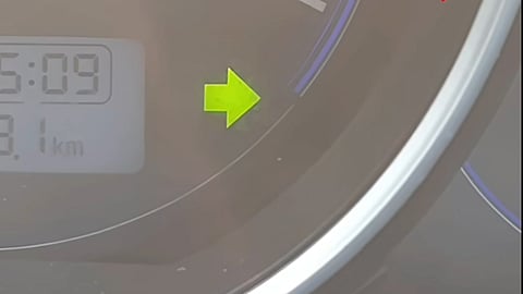 ടേണ്‍ സിഗ്‌നല്‍ ലാമ്പ് ബള്‍ബുകള്‍ കേടായാല്‍ ഇന്‍ഡികേറ്റര്‍ ഇടുമ്പോള്‍ തന്നെ മനസിലാക്കാന്‍ സാധിക്കും