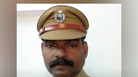 ആലുവ സ്‌റ്റേഷനിലെ പൊലീസ് ഉദ്യോഗസ്ഥന്‍ തൂങ്ങിമരിച്ച നിലയില്‍ 