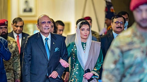 സര്‍ദാരിയുടെ സത്യപ്രതിജ്ഞാ ചടങ്ങില്‍ പിതാവിനൊപ്പം അസീഫ