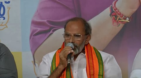 ലീഡര്‍ കെ കരുണാകരന്റെ വിശ്വസ്തനും മുന്‍ കെപിസിസി എക്‌സിക്യൂട്ടീവ് അംഗവുമായ മഹേശ്വരന്‍ നായര്‍ ബിജെപിയില്‍ ചേര്‍ന്നു