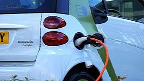 15 വര്‍ഷത്തിലധികം പഴക്കമുള്ള വാഹനങ്ങളെ തിരിച്ചറിയാന്‍ പെട്രോള്‍ പമ്പുകളില്‍ ഗാഡ്‌ജെറ്റുകള്‍ സ്ഥാപിക്കുന്നുണ്ട്. 