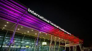  60,000 കോടി രൂപ ചെലവഴിച്ച് വിമാനത്താവളങ്ങള്‍ വികസിപ്പിക്കാനാണ് പദ്ധതി