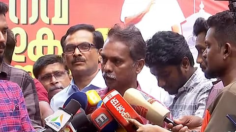 സിദ്ധാര്‍ഥിന്റെ അച്ഛന്‍ മാധ്യമങ്ങളോട്