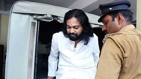 സന്തോഷ് മാധവന്‍