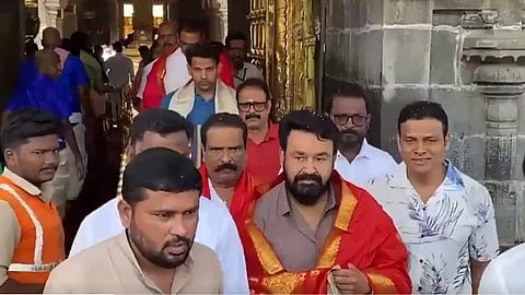 തിരുപ്പതി ക്ഷേത്രത്തിലെത്തിയ മോഹന്‍ലാലിന് ആരാധക വരവേല്‍പ്