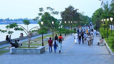 മറൈന്‍ഡ്രൈവ്