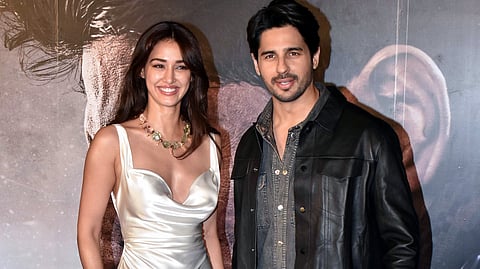 യോദ്ധയുടെ സ്‌ക്രീനിങ്ങിനെത്തിയ ബോളിവുഡ് നടന്‍ സിദ്ധാര്‍ത്ഥ് മല്‍ഹോത്രയും ദിഷ പഠാനിയും