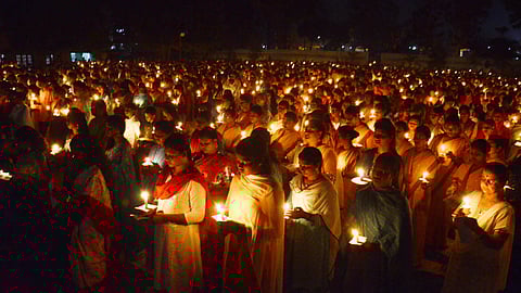 ക്രിസ്തുവിനെ സ്മരിച്ച് വിശ്വാസികൾ