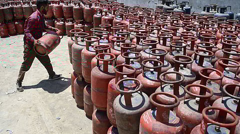 പാചകവാതക സിലിണ്ടർ  