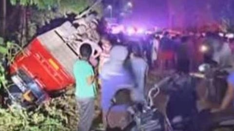 മരിച്ച കര്‍ണാടക സ്വദേശിയെ തിരിച്ചറിഞ്ഞിട്ടില്ല. 