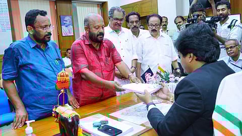 vs sunilkumar files nomination