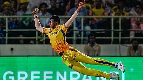 പതിരനയുടെ ഡൈവിങ് ക്യാച്ച്