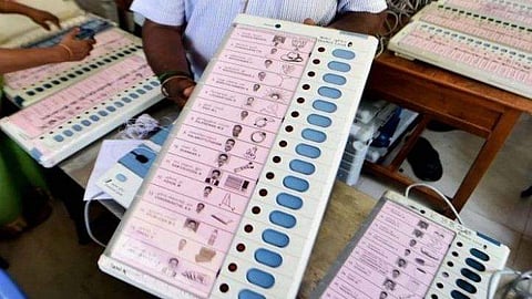 Web casting in all booths in eight districts