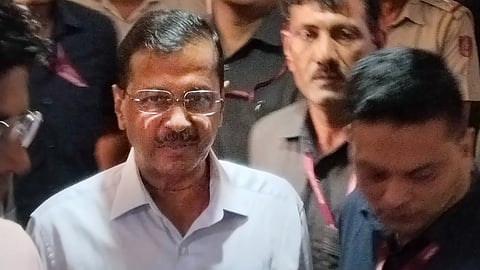 അരവിന്ദ് കെജരിവാളിനെ റോസ് അവന്യു കോടതിയില്‍ എത്തിച്ചപ്പോള്‍