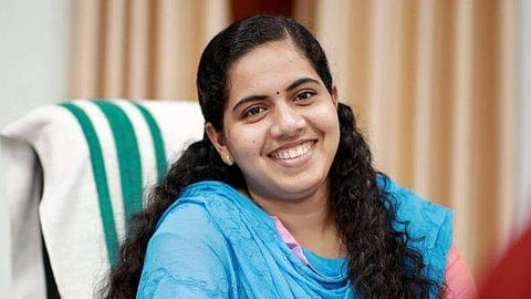 മേയര്‍ ആര്യാരാജേന്ദ്രനും എംഎല്‍എക്കുമെതിരെ ജാമ്യമില്ലാക്കേസ് 