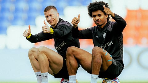 ഡോര്‍ട്മുണ്ട് താരങ്ങളായ റൂസും അഡയേമിയും