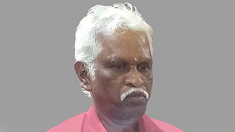 fell into a pit two-wheeler rider died