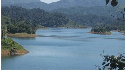 water level rose; Orange Alert at Poringalkuth Dam, Red Alert at Moozhiyar Dam