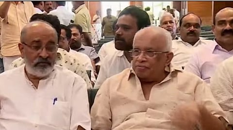 പുതിയ പാര്‍ട്ടി വരുമോ?; ജനതാദള്‍ എസിന്റെ നിര്‍ണായക നേതൃയോഗം ഇന്ന് 