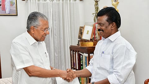 പട്ടികജാതി വികസനം, ദേവസ്വം തുടങ്ങിയ പ്രധാന വകുപ്പുകളാണ് മുഖ്യമന്ത്രി ഏറ്റെടുത്തത്