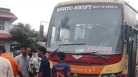A running KSRC bus caught fire