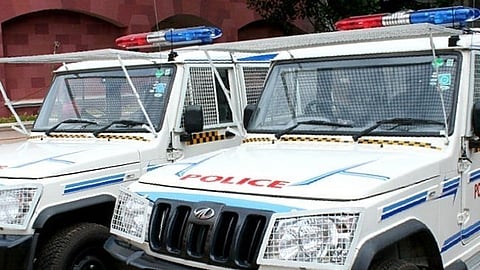 student and a young man were found dead inside an empty house in Kasaragod