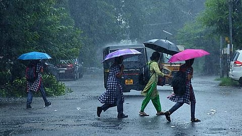 അടുത്ത അഞ്ച് ദിവസം ശക്തമായ മഴയ്ക്ക് സാധ്യത; യെല്ലോ അലര്‍ട്ട്