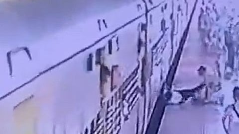 railway police rescued woman