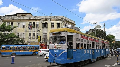 Bengal govt to discontinue tram service in Kolkata barring one short stretch .