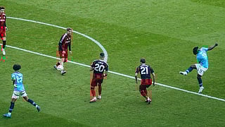 ജെറമി ഡോകുവിന്‍റെ കിടിലന്‍ ഗോള്‍ വലയിലേക്ക്