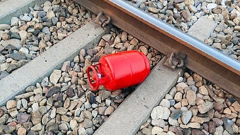 LPG cylinder found on railway track in Roorkee