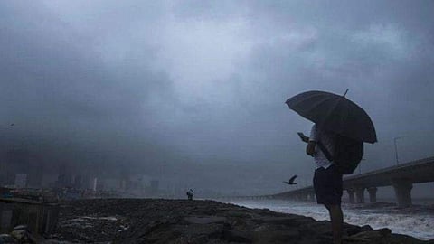 ബംഗാള്‍ ഉള്‍ക്കടലില്‍ ന്യൂനമര്‍ദ്ദം ശക്തമായി; കേരളത്തില്‍ ഒറ്റപ്പെട്ട മഴയ്ക്ക് സാധ്യത