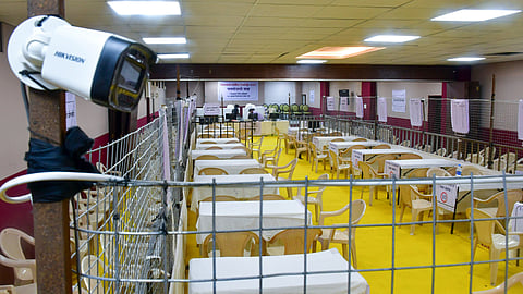 റിസോര്‍ട്ടുകള്‍ മുതല്‍ ഹെലികോപ്ടര്‍ വരെ; മഹാരാഷ്ട്രയില്‍ എംഎല്‍എമാരെ ഒളിപ്പിക്കാന്‍ മുന്നണികള്‍