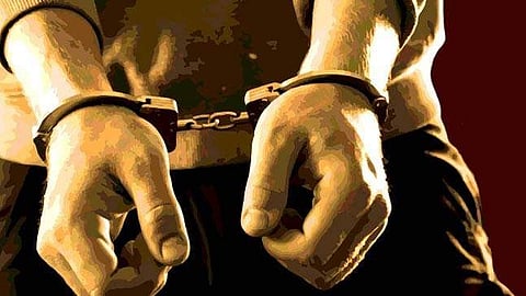 അറസ്റ്റിലായ കൗശിക് ഒറിഗോണ്‍ ജയിലില്‍ തടവിലാണ്