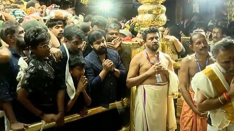 'മുന്‍ ഉത്തരവുകളുടെ ലംഘനം'; ദിലീപിന്റെ വിഐപി ദര്‍ശനം കോടതി അലക്ഷ്യമെന്ന് ഹൈക്കോടതി; ദേവസ്വം വിജിലന്‍സ് അന്വേഷണം
