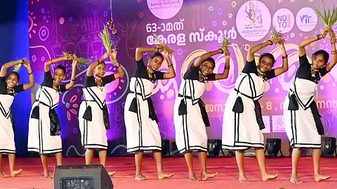 സ്വര്‍ണക്കപ്പിനായി ഇഞ്ചോടിഞ്ച് പോരാട്ടം, കലോത്സവത്തിന് നാളെ സമാപനം,  മുഖ്യാഥിതികളായി ടൊവിനോയും ആസിഫും 